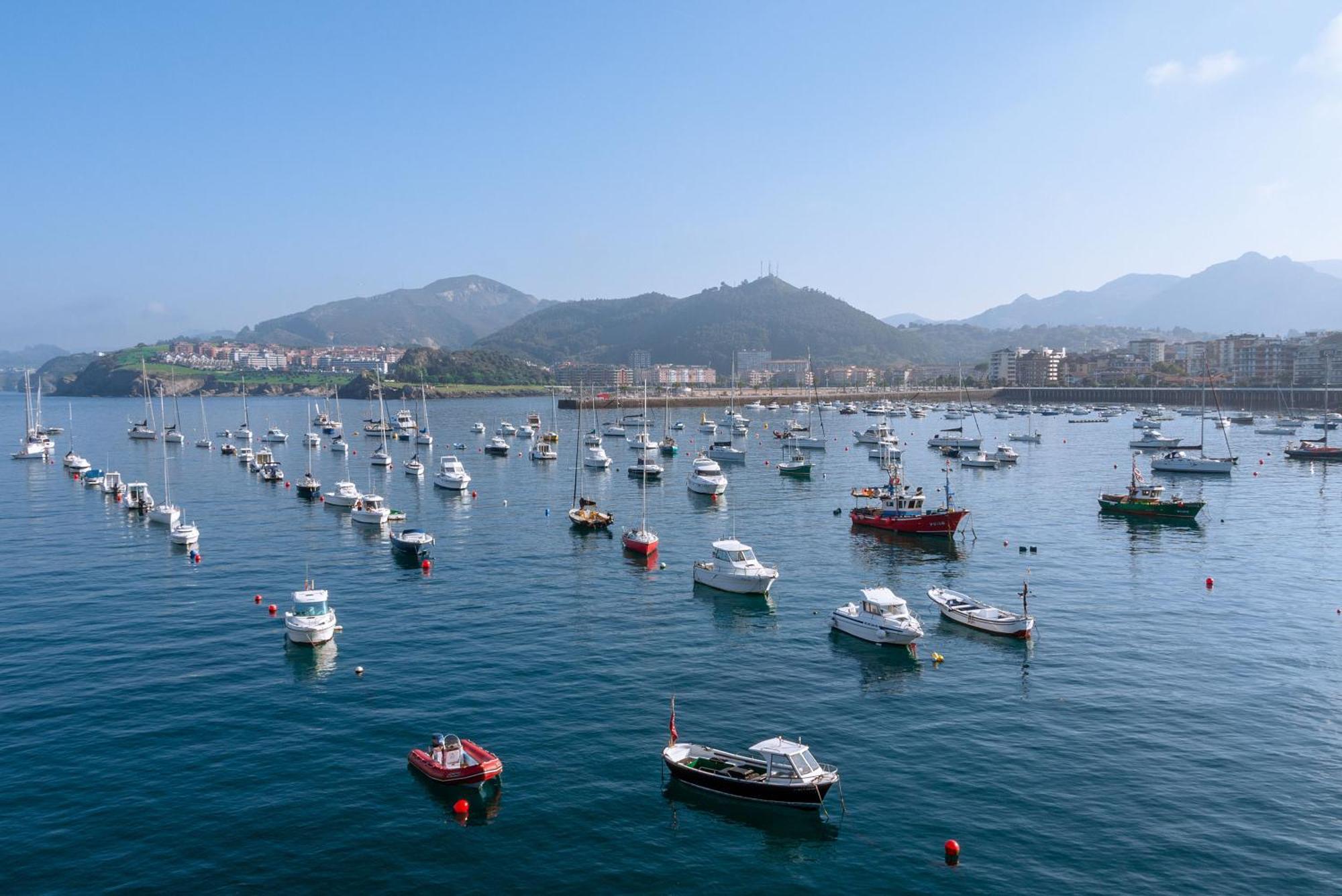 카스트로우르디알레스 Sea Views In The Heart Of The Old Town 아파트 외부 사진